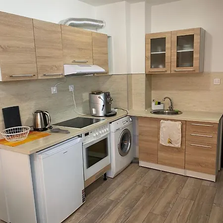Brand New Cozy 1br Flat With Ac & Free Street Parking *